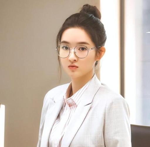 大圈女孩招聘---盘点2021年热度最高的十部都市爱情剧，第一部最火，第十部必看(图1)