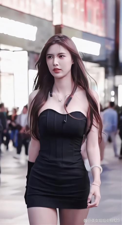纯出女孩招聘--贝嫂穿黑裙带墨镜帅气爆表？帅女人可不止她一个(图1)