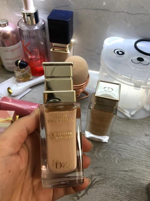 Dior 花蜜粉底液：干皮救星，长效滋润与完美遮瑕的完美结合(图1)