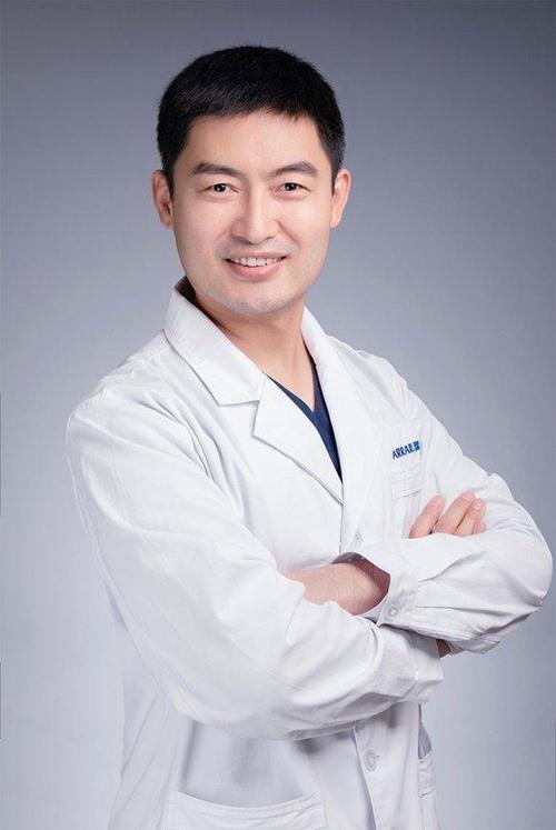 卓越口腔大夫，成就患者灿烂笑容(图1)