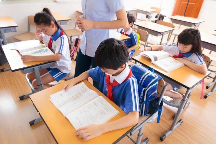 三个沿海人的“方言文化进入教室”的情况(图1)