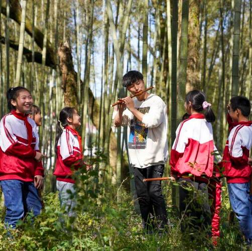 剧院电影“音乐班”即将首映，吉安，“国家模特老师”是原型(图1)