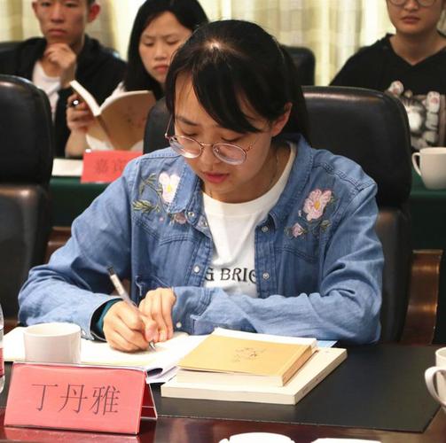 关于当代流行音乐发展的历史反思 - 文学评论家Jin Zhaojun采访(图1)