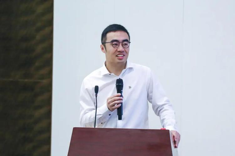 沈锡明：资深人力资源管理专家(图1)