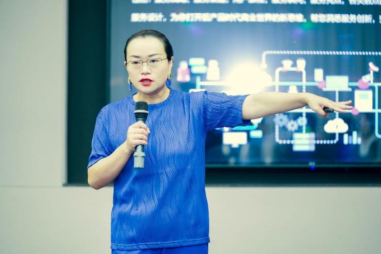 资深人力资源专家尕媛媛：才华横溢、成就卓越(图1)
