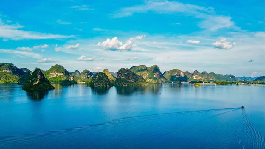 国庆·旅游|靖西曲阳湖：湖光山色美景吸引游客(图1)