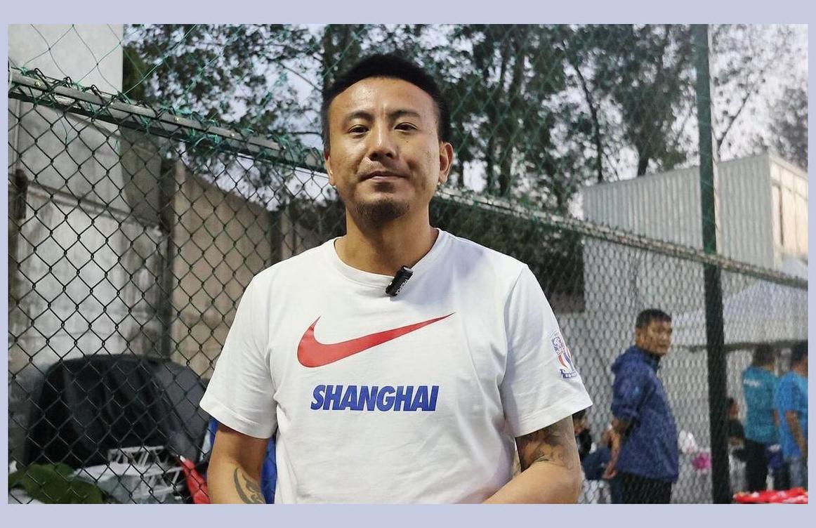 一名前国脚透露了国内职业球员的收入情况，在中乙踢球，月薪才5000元，还不如去送外卖呢(图1)