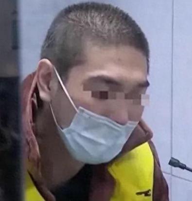 上海一富婆，每月2万，包养28岁穷小伙，2年后，恩情生变(图1)