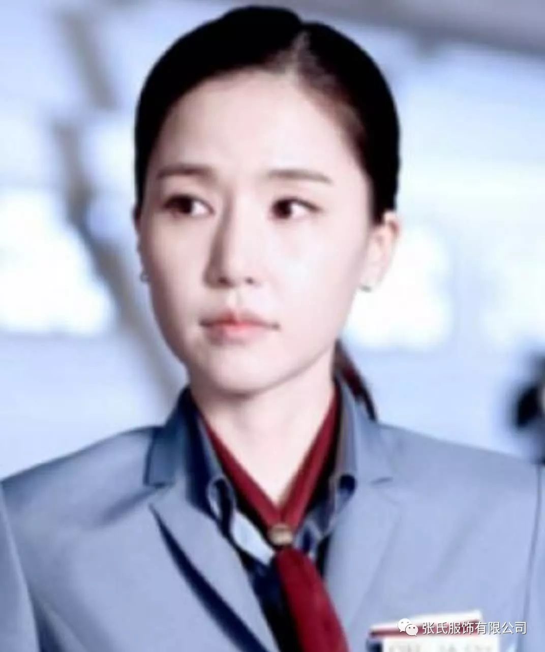 女生职业装发型扎法 干练又有职场范(图5)