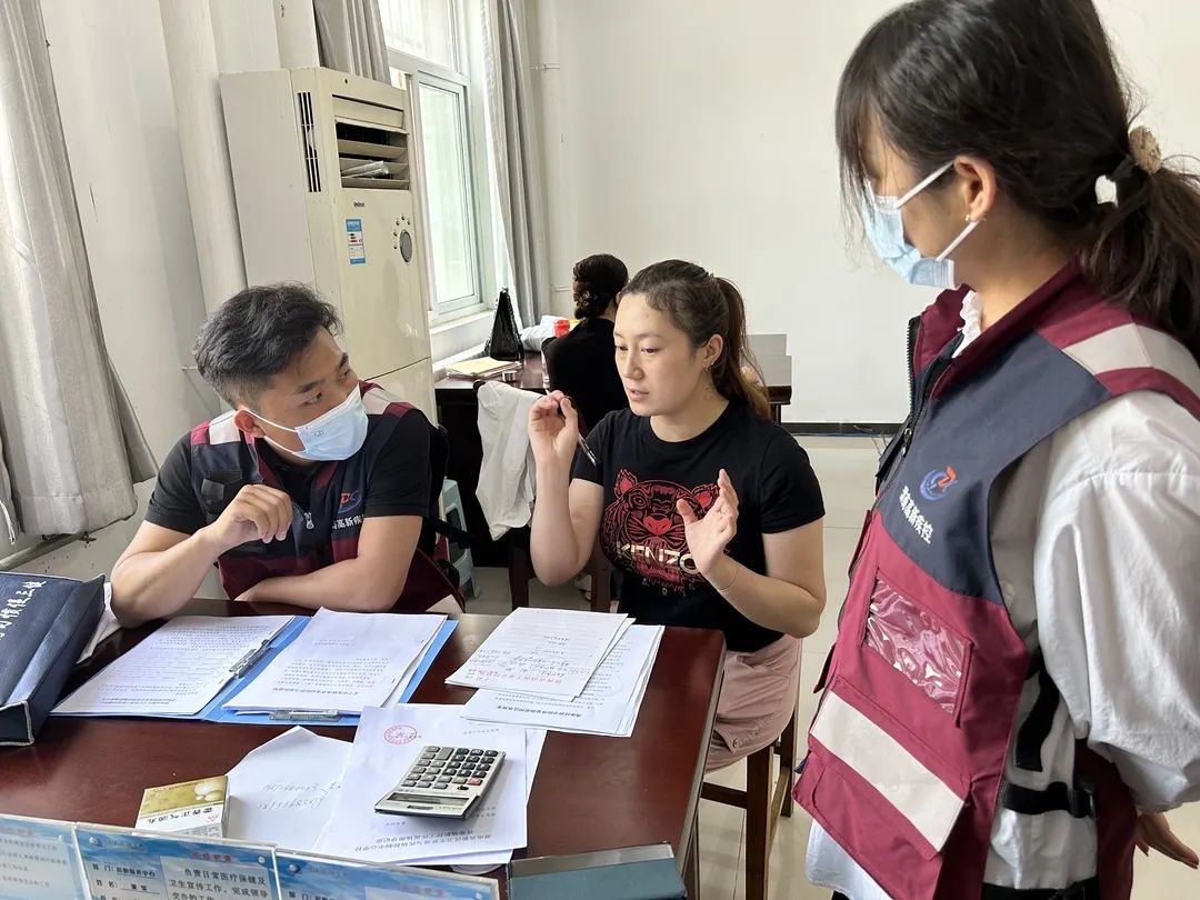 渭南高新区卫生管理与疾病控制中心开展校园传染病防控指导工作(图1)