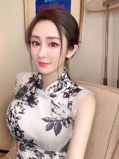三亚酒店高薪招聘女孩一天一结-郑州伴游招聘（高端商务伴游+月薪百万）真实曝光无需喝酒熬夜(图1)
