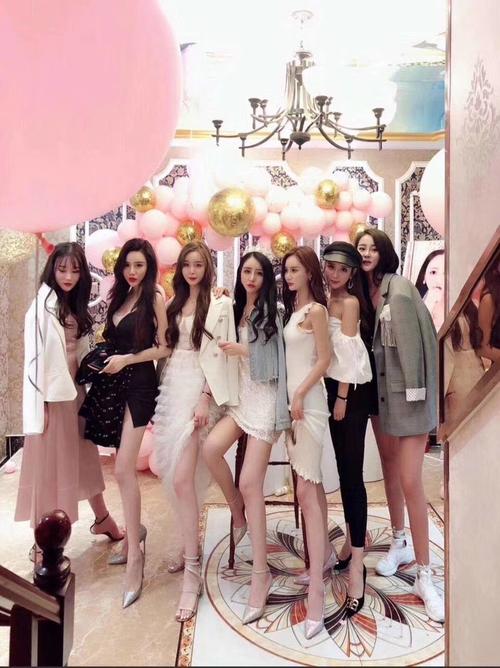 杭州招聘伴游--上海高端商务名媛圈招聘女孩月薪二十万以上(图1)