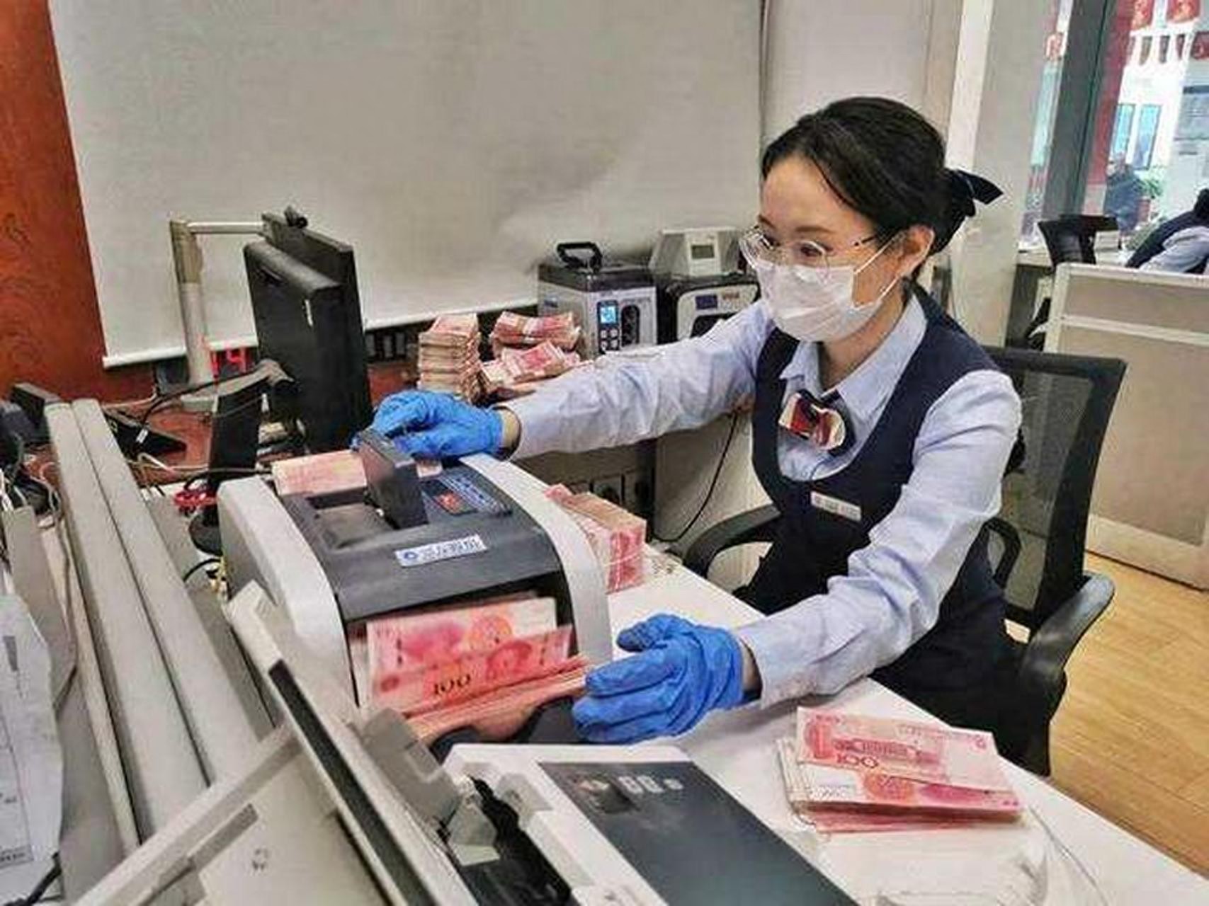 春节前银行人：压力高到崩溃(图1)