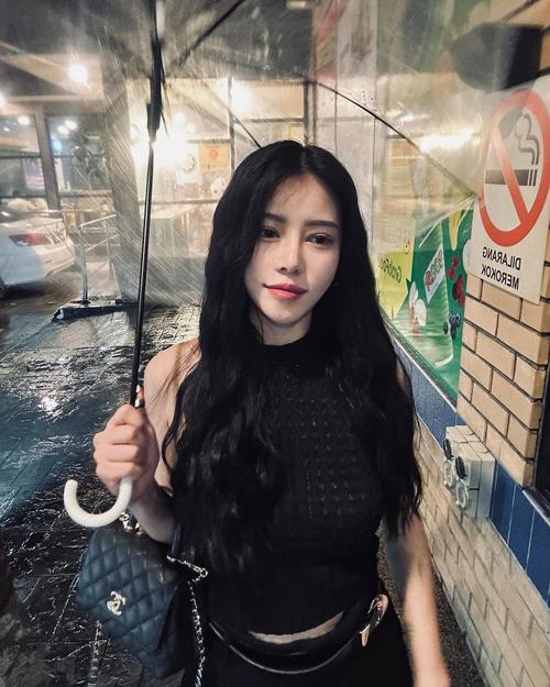 重庆招聘伴游 --上海招聘气质女生月入十万[一个月买车买房]颜值改变人生(图1)