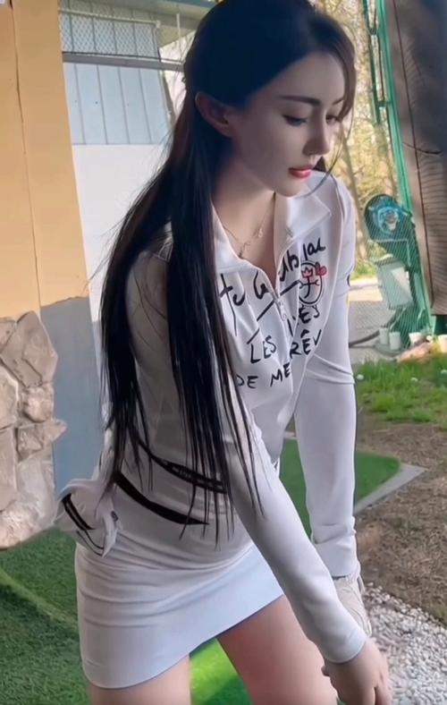 招募全国月入10万的妹子-深圳大圈妹招聘-招募全国月入10万的妹子（美女模特、名媛御姐）-高薪拿软【今日急需职位】(图1)