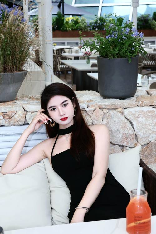 私招妹子月薪3千起-深圳大圈妹招聘-全国招募月入10万的妹子（美女模特名媛御姐）-高薪手软【今日急需岗位】(图1)