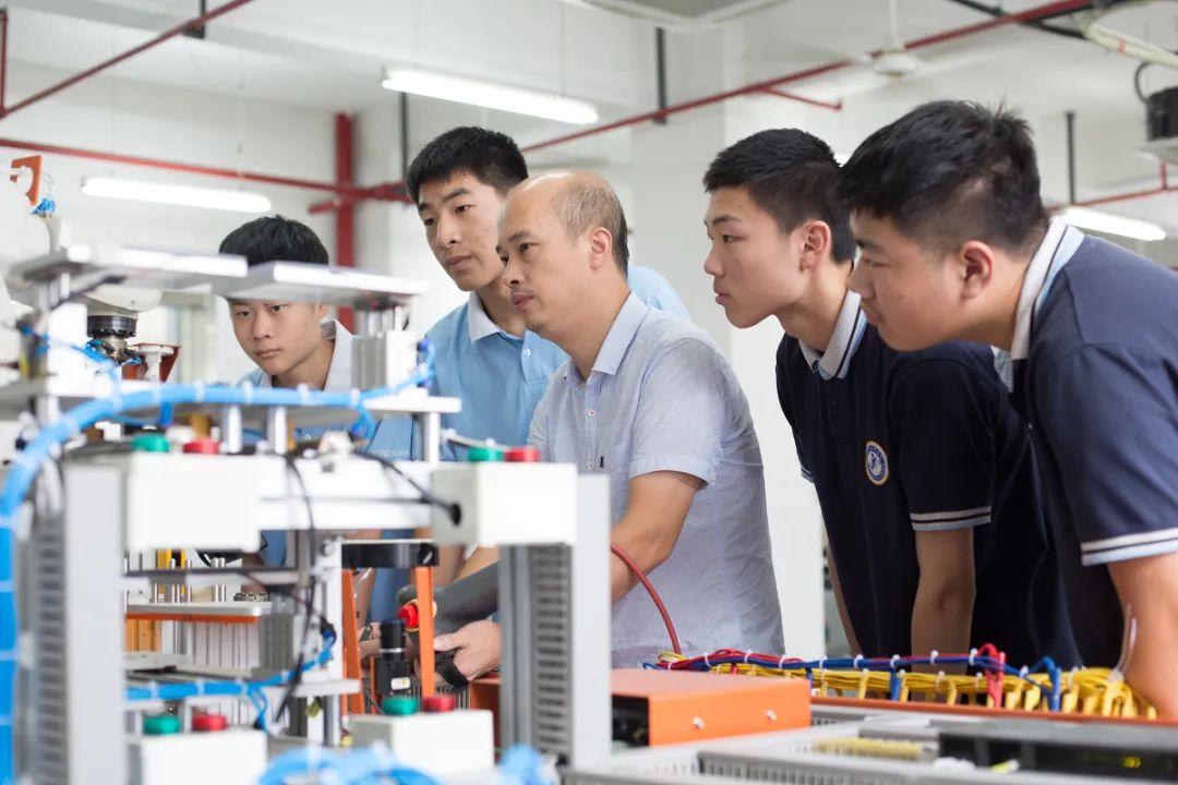 学技术、考大学，圆青春梦想——2022美丽的诸暨技师学院欢迎你(图10)