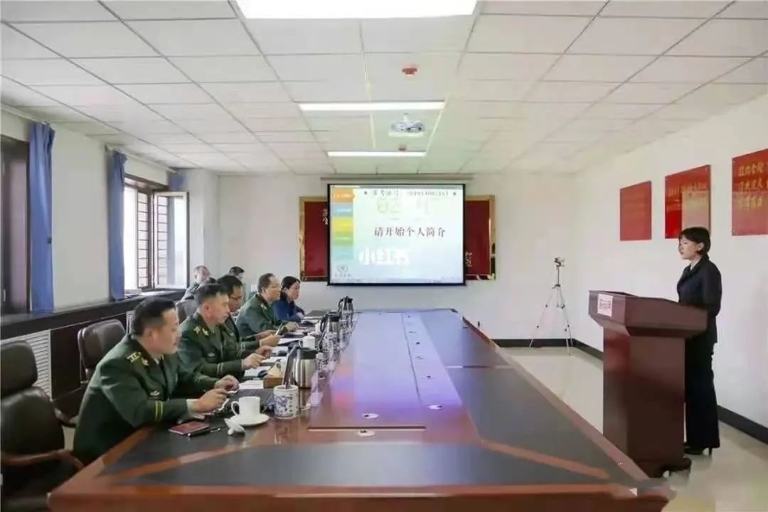军队文职面试自我介绍如何写？（附自我介绍模板和注意事项）(图1)
