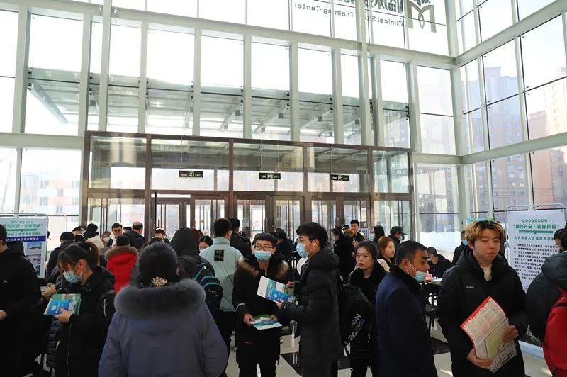 搭聚智平台 纳医学英才——大兴安岭“人才周”举办牡丹江医学院现场招聘会(图2)