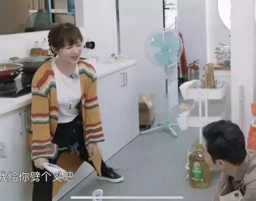 据说，有个新职业在法国讲段子能月入3K！合适人选居然不是郭德纲，是杨紫！(图5)