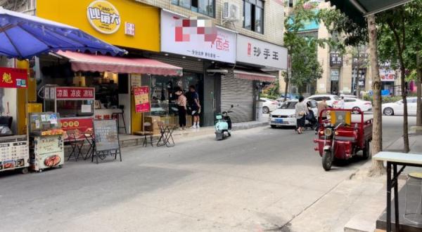 外卖平台上的“影子蛋糕店”：跨千里接单赚差价，证照系盗用(图5)
