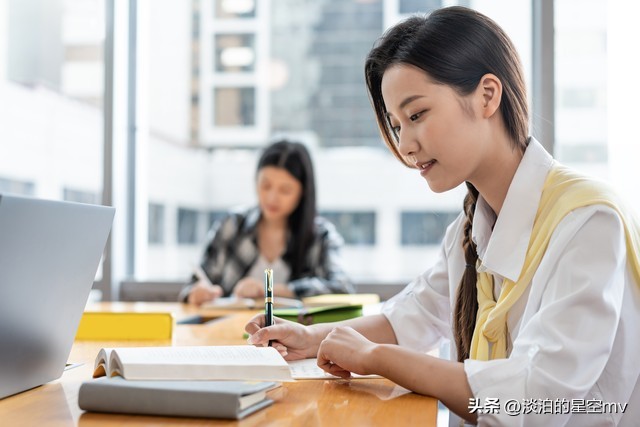 人民日报金句摘读——努力不懈的力量：职场小人物的大梦想之路(图4)