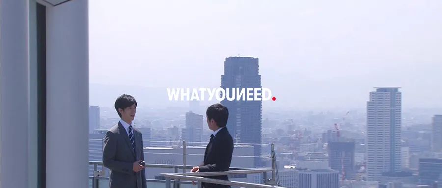 “在银行工作，领导不希望我太努力。”(图1)
