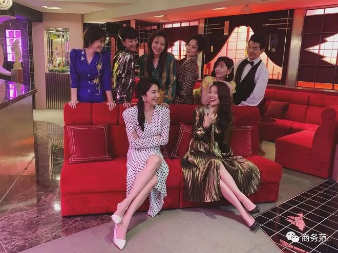 《华灯初上》夜店潜规则：妈妈桑为爱互撕，客人穿衣暴露身份(图3)