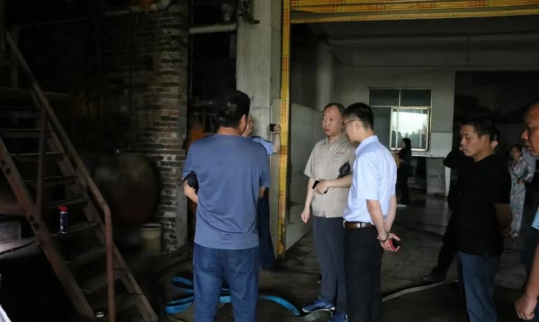 多部门联动 我院成功处置邵东市一起液氨储罐泄漏重大安全隐患(图1)