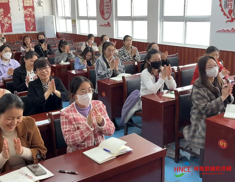 商丘市示范区和风小学召开班主任工作经验交流会(图5)