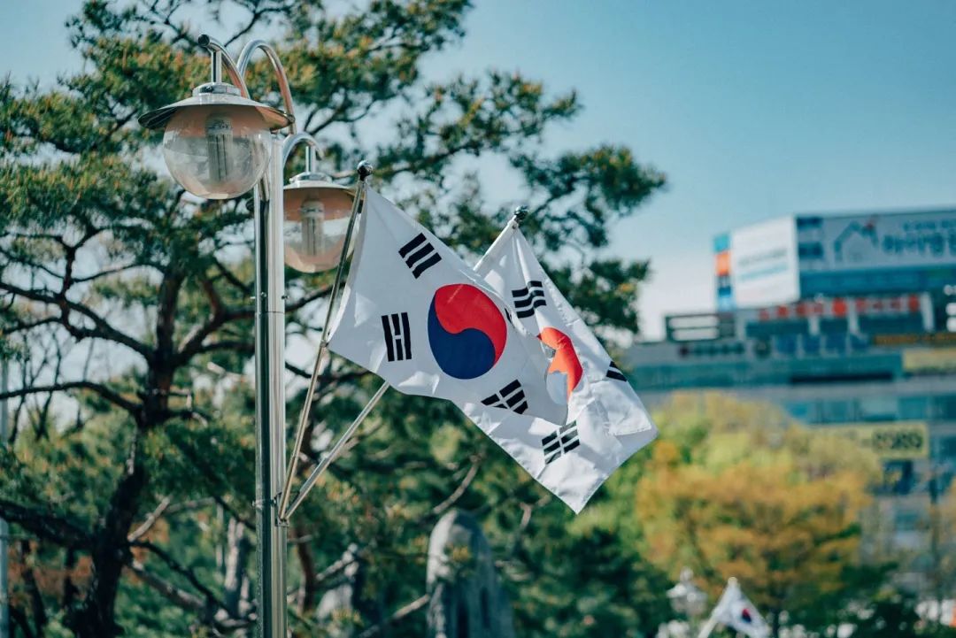 韩国免税店招聘女导购，不限学历，无语言要求！包吃住，底薪1万+，有提成+退职金+年假！9.18面试(图1)