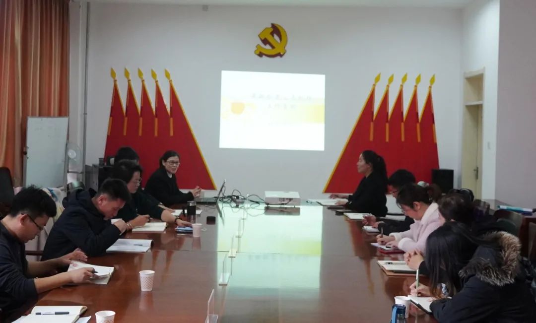康巴什园林绿化公司组织学习《党政机关公文处理工作条例》(图1)
