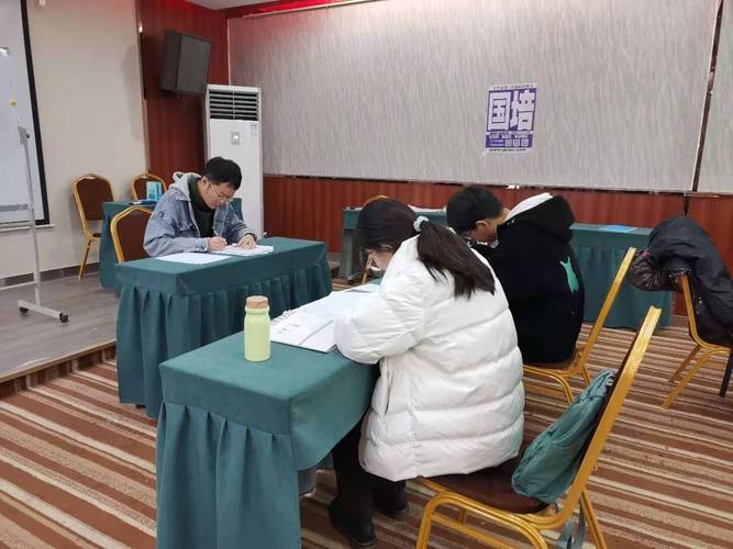 广东省公务员考试面试培训机构 公考培训班(图1)