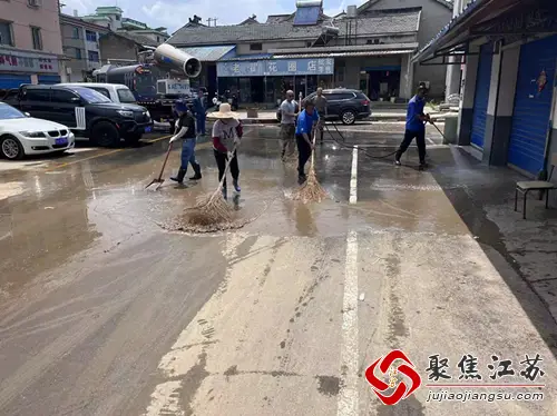 汤山城市治理中队：坚守城市管理岗位，用坚韧守护秩序(图3)