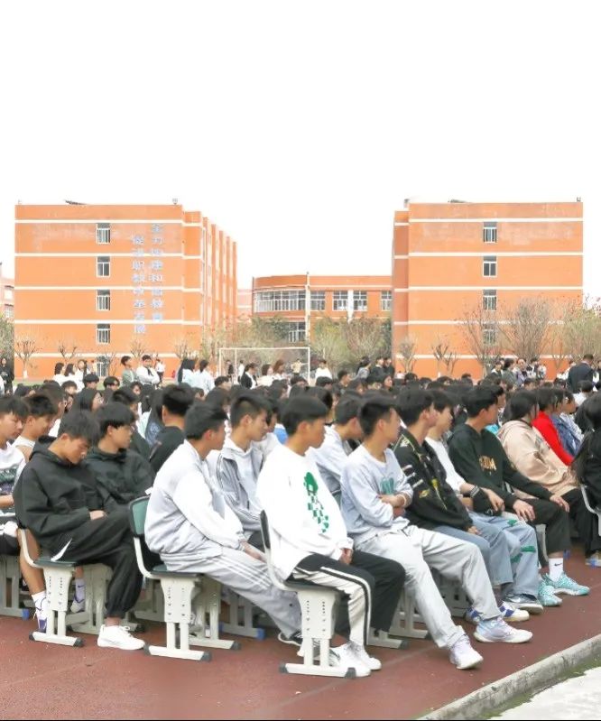 助力单招考试，会理职校举行面试礼仪培训(图3)