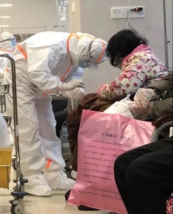 疫情一线护士心声：真的很累，但我不能停下(图1)