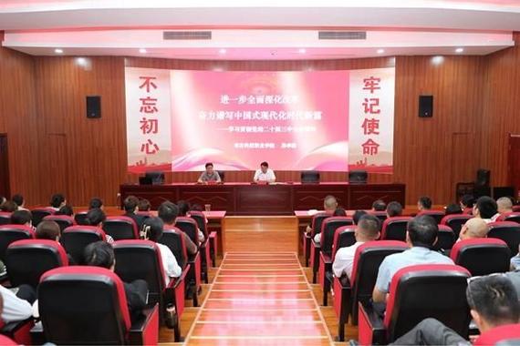 滕州市龙泉街道“四学习”增强代表履职能力(图1)