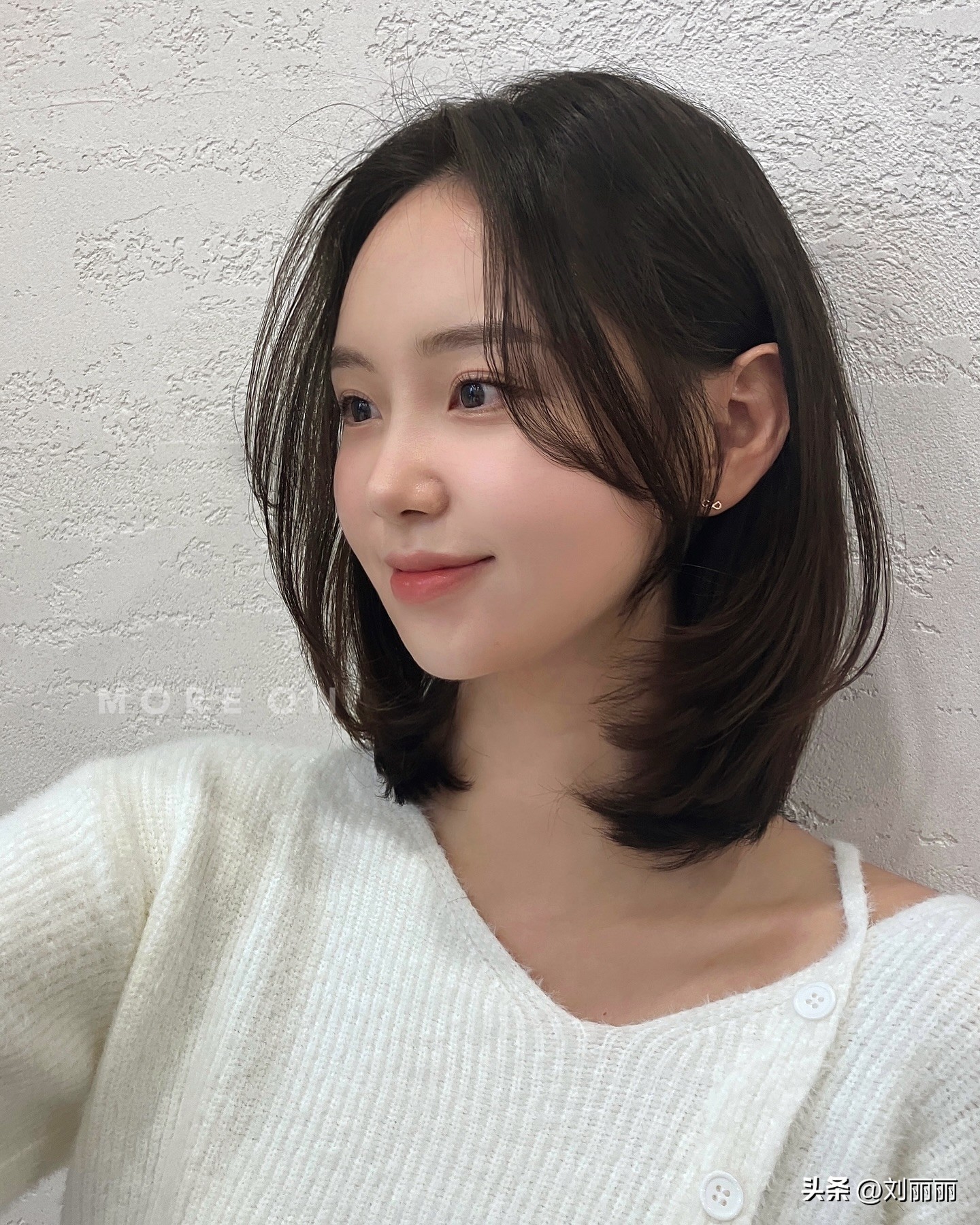最值得尝试的女发：瘦脸微扣锁骨发，让你挑不出毛病(图11)