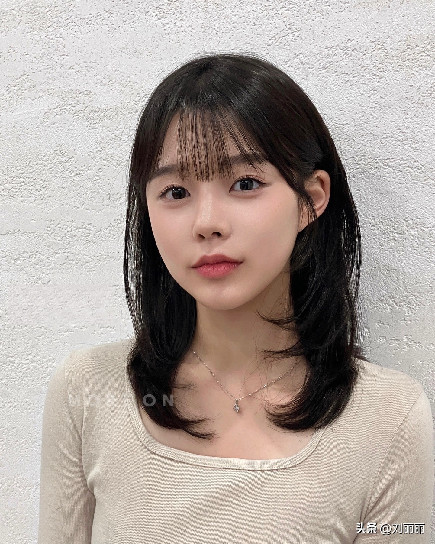 最值得尝试的女发：瘦脸微扣锁骨发，让你挑不出毛病(图5)