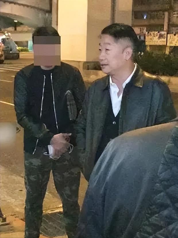 广东神秘富豪，身高仅1.52米年赚千亿，带8名保镖却从不敢露脸(图3)