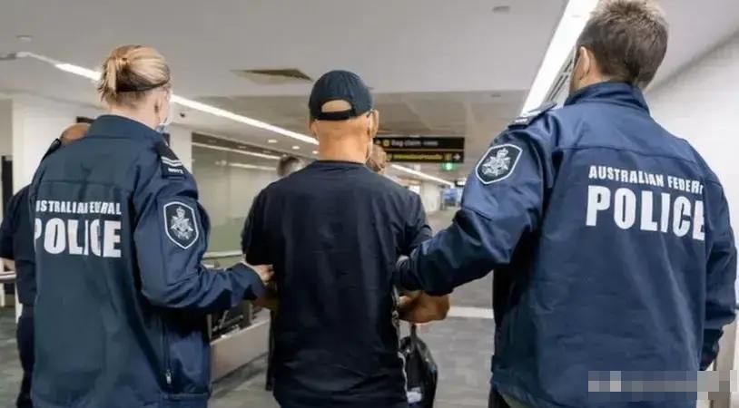 广东神秘富豪，身高仅1.52米年赚千亿，带8名保镖却从不敢露脸(图22)