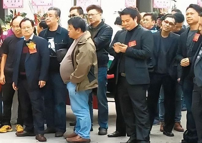 香港三大黑帮结局，陈慧敏、向华强不再威风，还剩一家仍威风八面(图8)