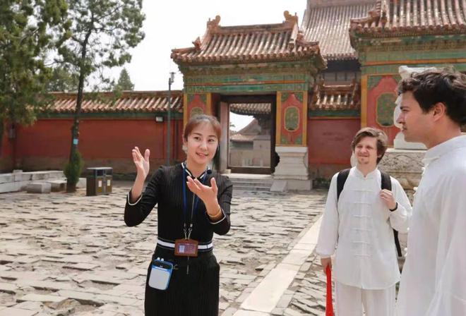 “白天陪玩，晚上陪睡”，私人伴游交易的背后，大学生是主力军(图13)