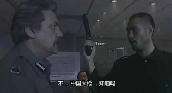 港片中的悍匪钟爱54式手枪? 54手枪可以压制一个警队(图2)