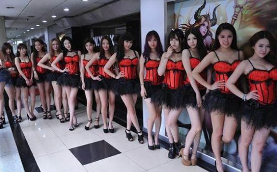 网吧线下女陪玩：穿黑S上班，暗藏某些不让播的服务(图14)