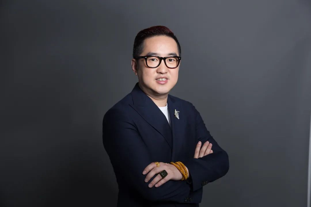 包一峰：“公关一哥”养成记(图1)