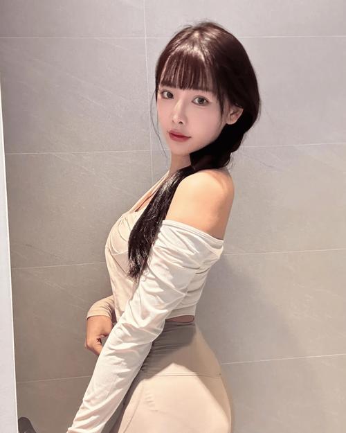 伴游招聘-福州酒店招聘纯出女孩5000起广州酒店招聘[月入10万起]身高身材颜值决定收入！(图1)