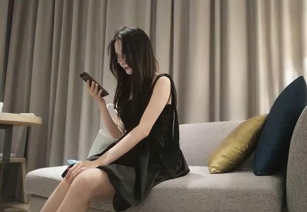 伴游招聘月薪百万长沙纯出女孩招聘北京伴游女孩招聘日结-00后小仙女快单捞金年入百万so easy!(图1)