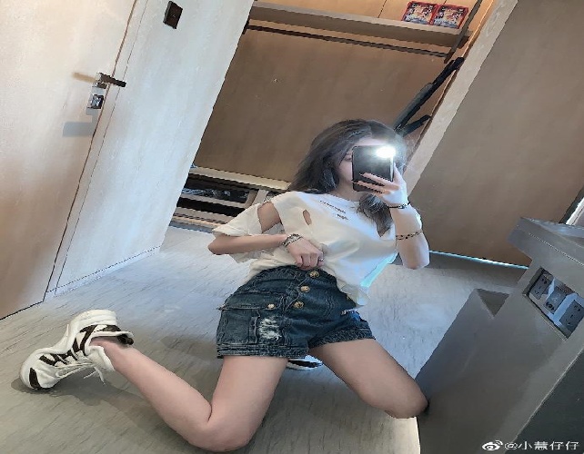 商务招聘伴游 _ 全国招聘女孩深圳酒店高薪招聘女全国旅游陪同(今日导游招聘)(图1)